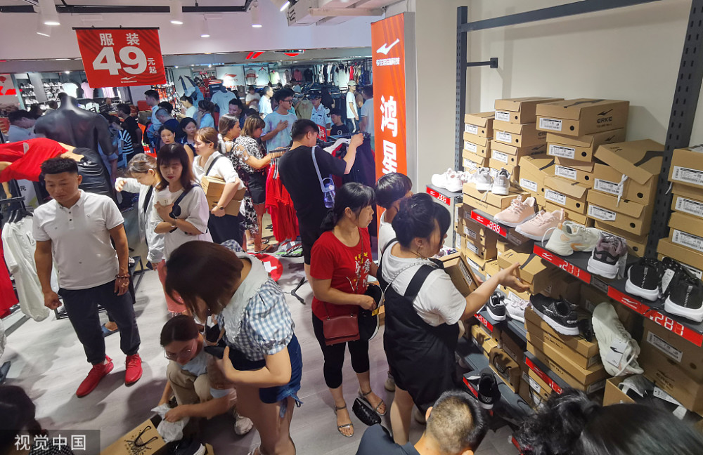 郑州鸿星尔克迎河南市民抢购热潮
