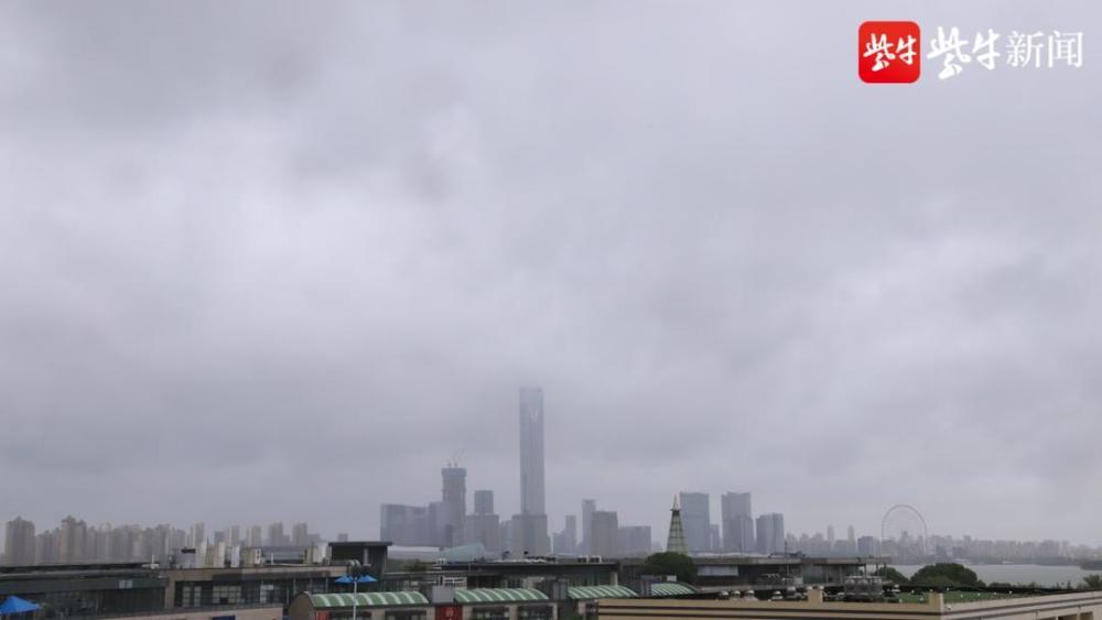 台风烟花登陆苏州工业园区风力已达到9级最高风速达219ms