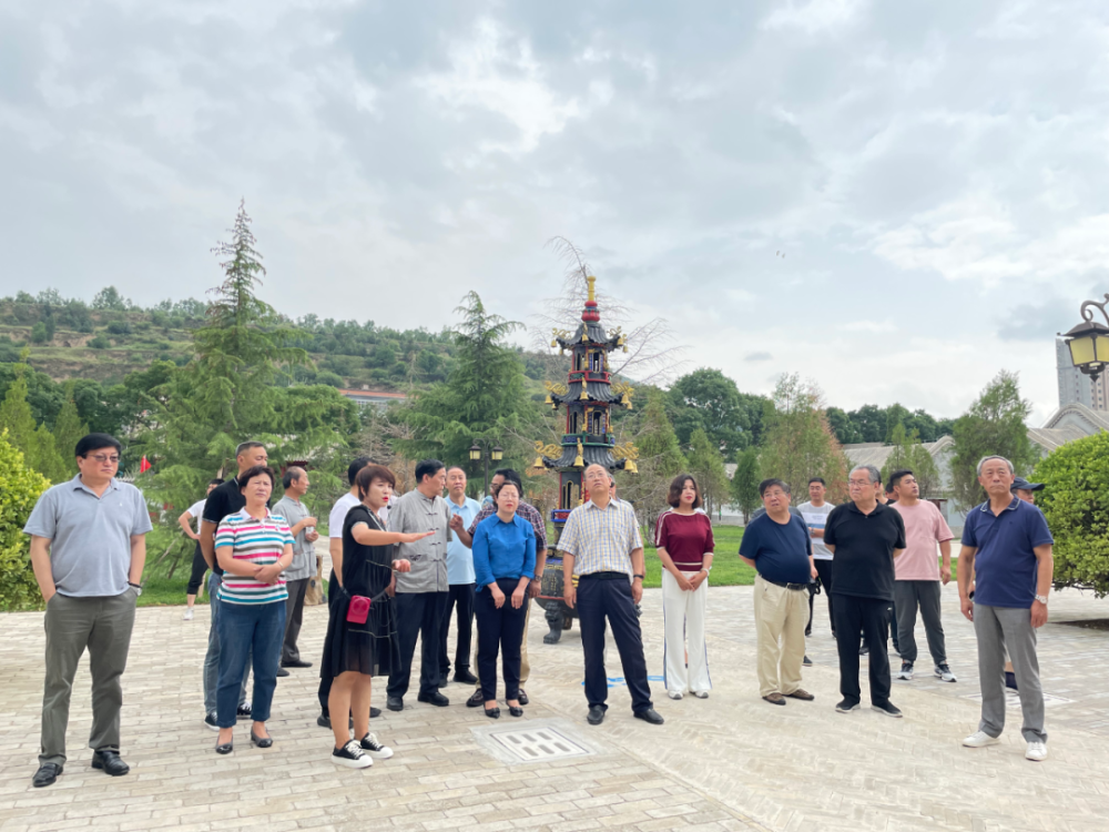 甘肃省人民政府文史研究馆考察平凉市文化旅游产业