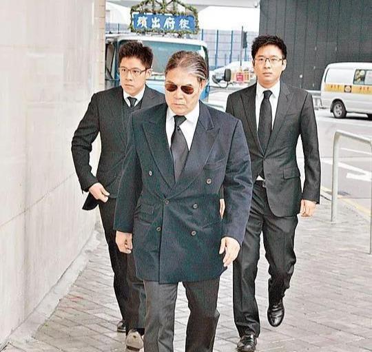 霍震霆:娶港姐朱玲玲,生下霍启刚三兄弟,依然不改贵公子