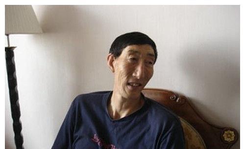 中国第一巨人鲍喜顺不听大夫劝阻执意生娃如今娃长成了这样