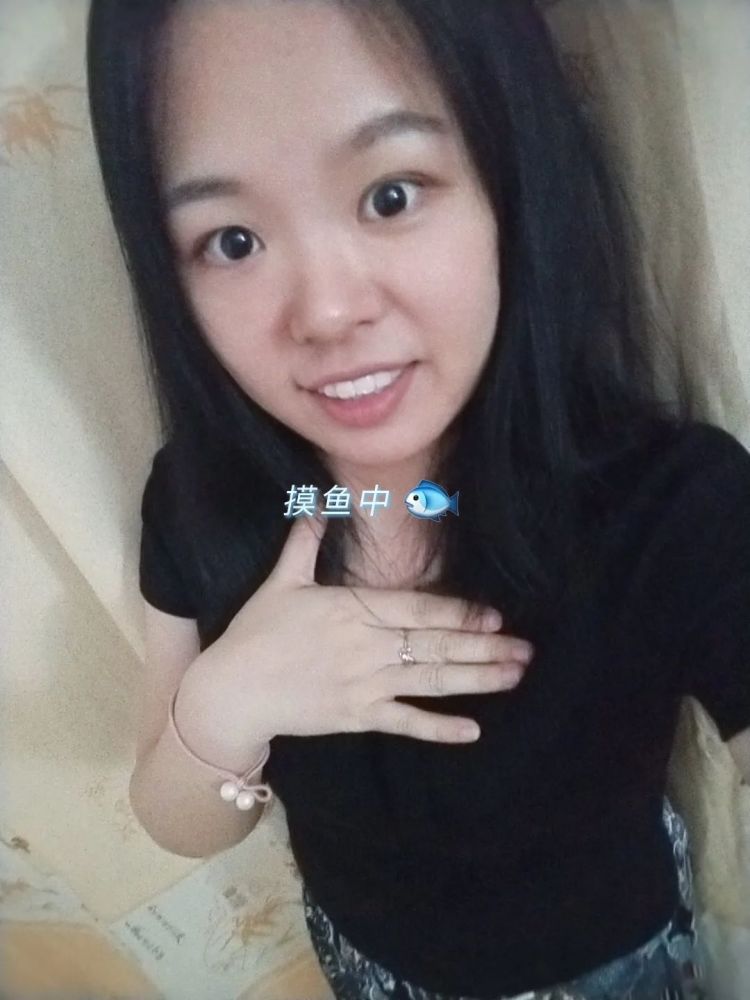 低马尾 中分八字刘海