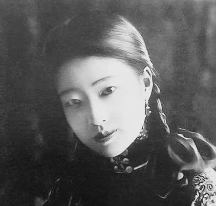 慈禧的翻译官裕容龄有多美?被誉为蝴蝶舞后,难怪慈禧