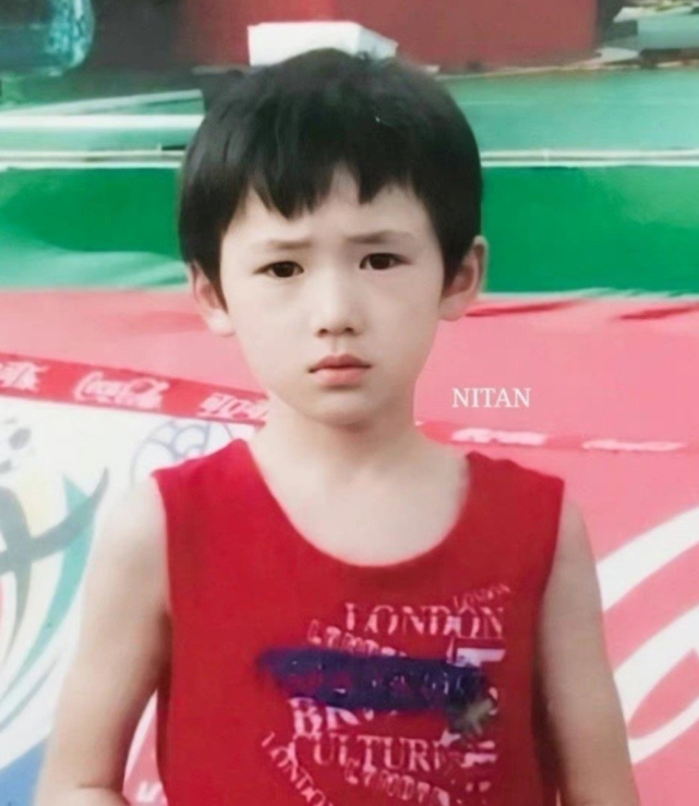 tnt时代少年团幼崽时期的一波罕见神图～(猜猜是谁的