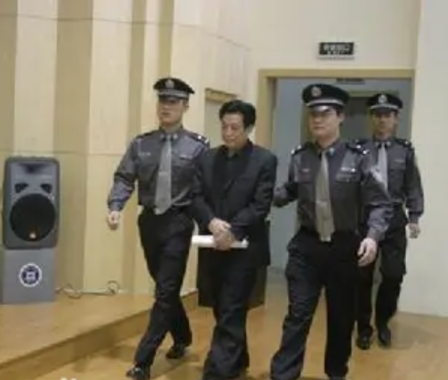 郴州"三玩市长"落马警示,爱好开店收礼,为给露水情缘