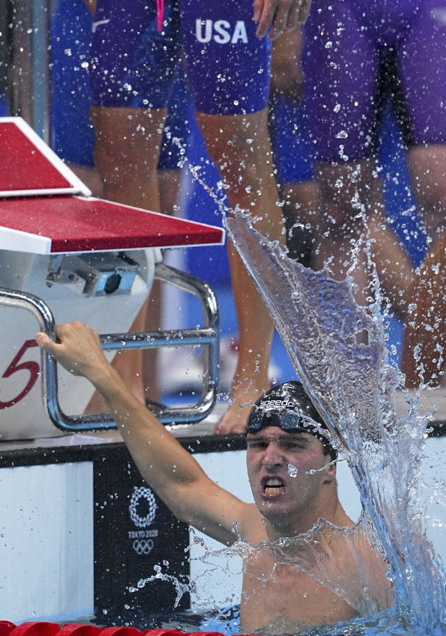 东京奥运会游泳美国队夺得男子4x100米自由泳接力冠军