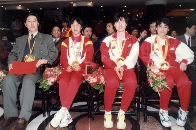 美女队员刘东刘东曾经和王军霞,曲云霞一起谱写了马家军的奇迹,但是刘