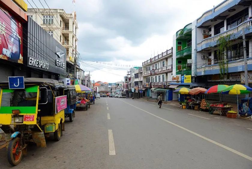 谢谢你,缅甸腊戌人!空荡荡的街头,是对防疫工作的最大