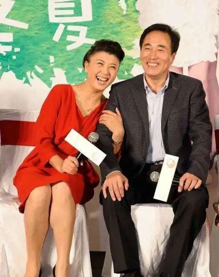 闫学晶藏了48年的"亲妈",原来是我们熟悉的演员李静