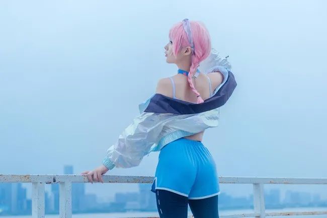 cos观赏:蓝毒