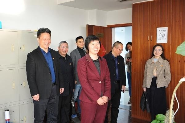 嘉兴市副市长王慧琳到市供销社调研指导工作