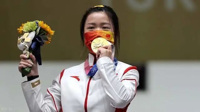 杨倩获得本届奥运会首枚金牌