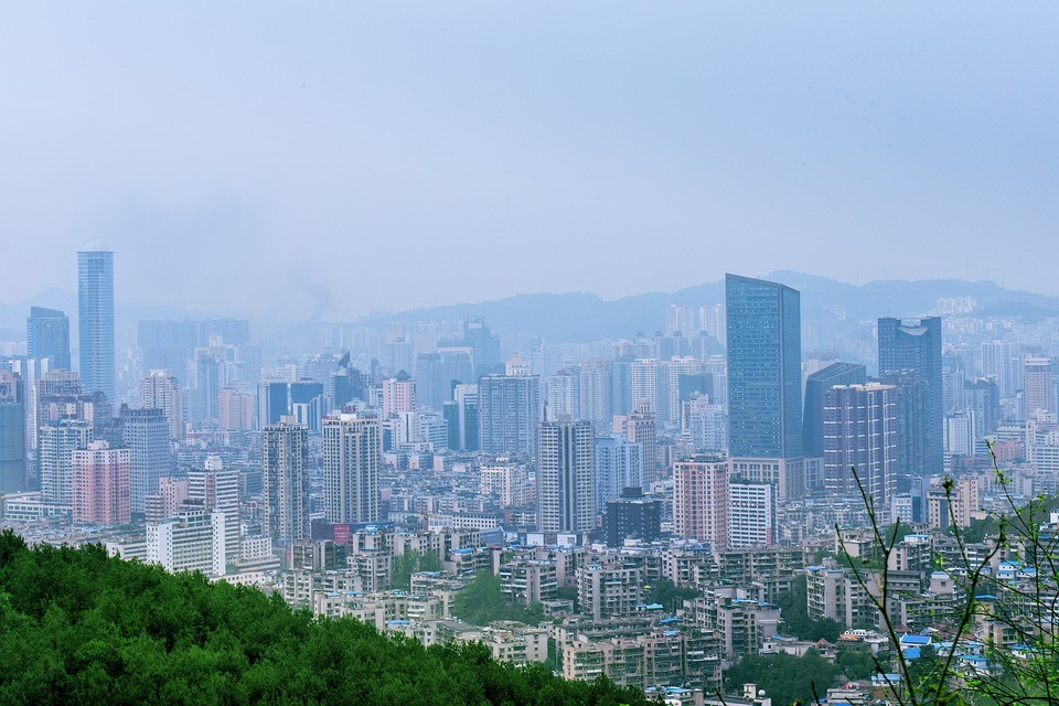 贵阳市是贵州省的省会,这里经济发达,城市繁荣,古代贵阳是苗文化的