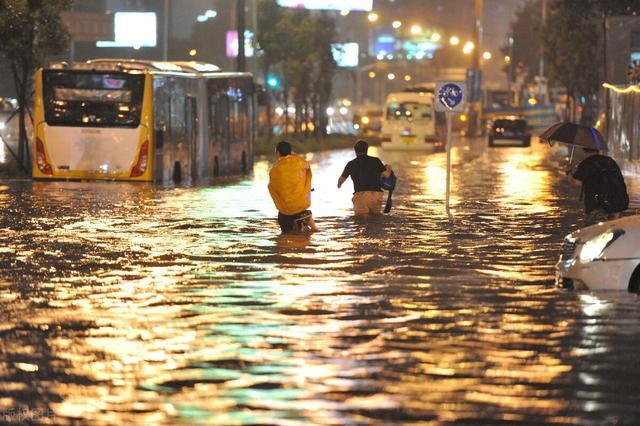 河南暴雨成灾那些捐款上亿元的企业都是什么来头