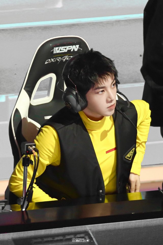 华晨宇×和平精英,歌王华晨宇的百变造型你更pick哪一