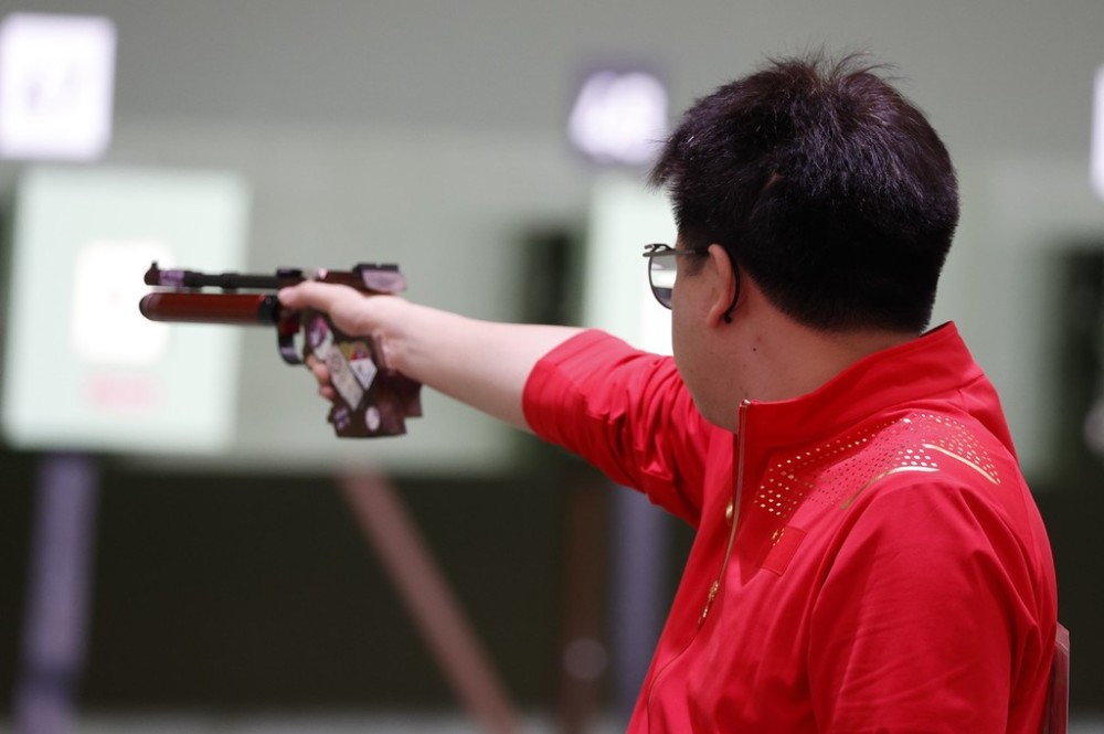中国射击队再添一金!庞伟姜冉馨10米气手枪混合团体赛
