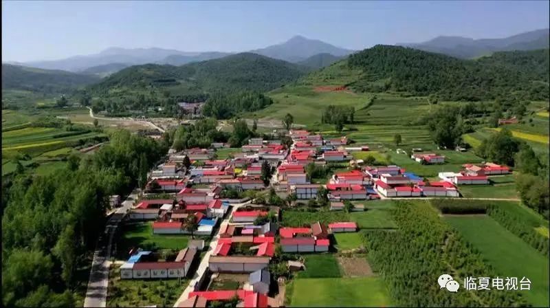 近年来,康乐县八松乡纳沟村依托丰富多彩的田园风光,大力发展乡村旅游