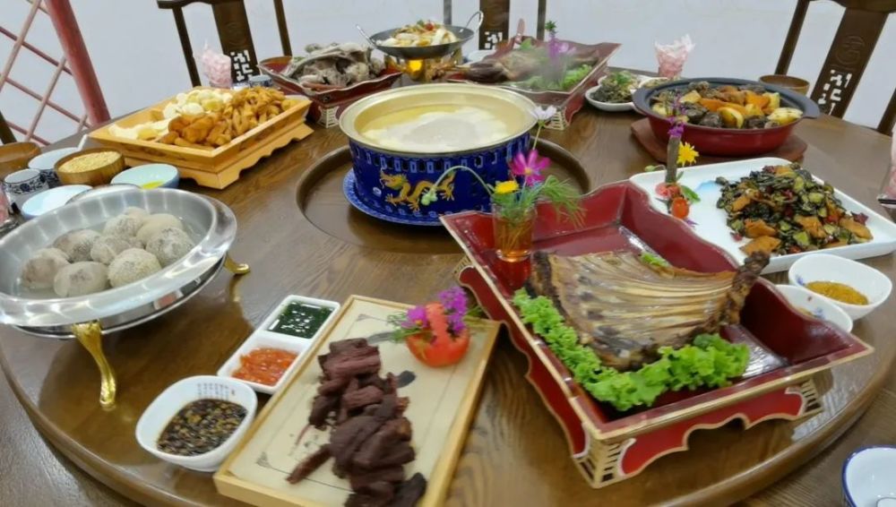 看那达慕盛会,吃兴安盟美食