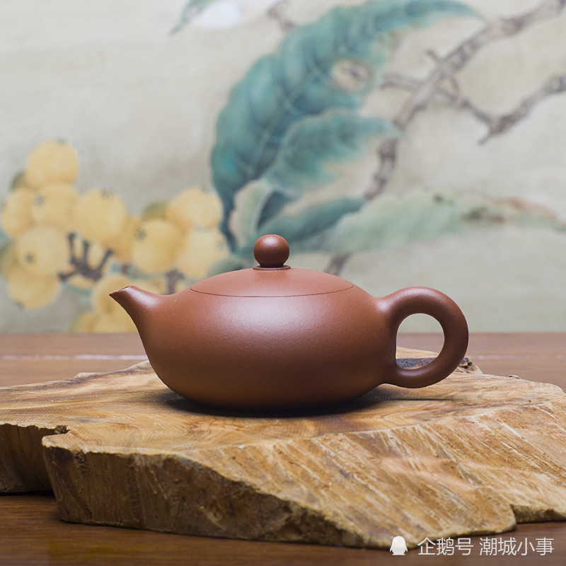 吴瑞深是潮州市工艺美术师,陶瓷艺术家.