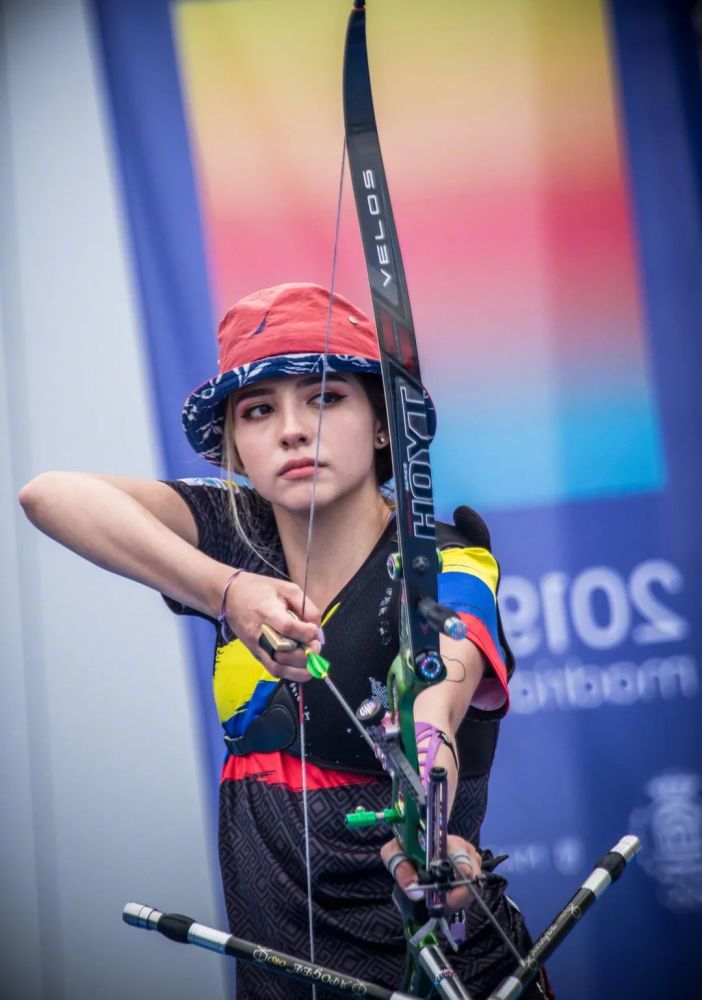 哥伦比亚的射箭女神在奥运会射中了我的心