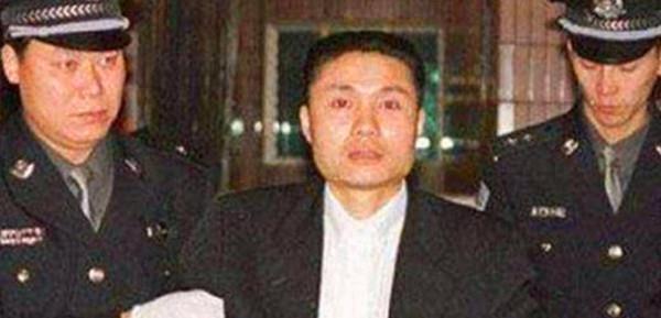 回顾悍匪张君:连续顶风作案,杀伤40多人,临终前跟文强