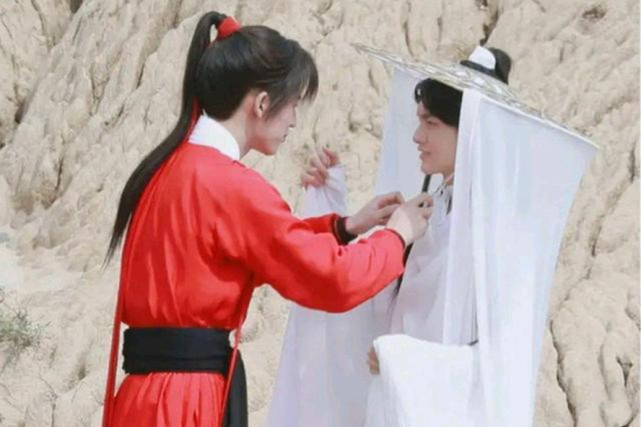 《天官赐福》真人网剧曝光,谢怜变成谢如意,花城衣服遭网友吐槽