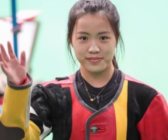 清华学霸杨倩走红,勇夺两块奥运金牌,始于颜值陷于才华