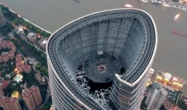 新科普丨台风中，上海中心125层的“抗风神器”为何摆动？_腾讯新闻