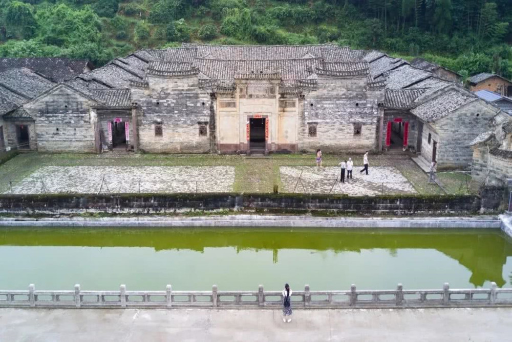 地处赣,闽,粤三省交界处的寻乌县有哪些旅游景点呢?