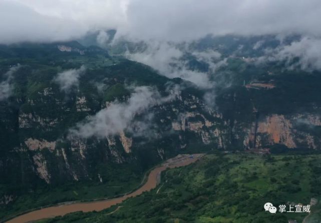 宣威尼珠河大峡谷:大雾弥漫 宛如仙境