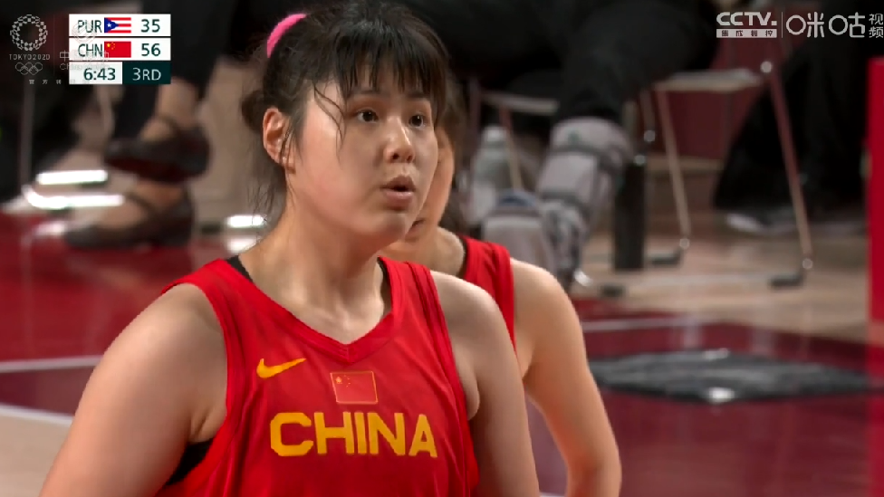 中国女篮42分大胜!李月汝21 12 5,统治攻防,赛后姚明