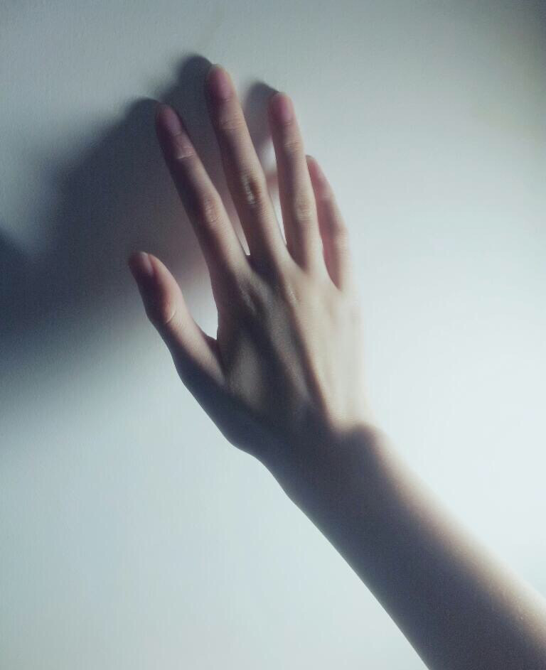 答案解析来咯~ a,当你落难时,你的家人会伸出援助之手.
