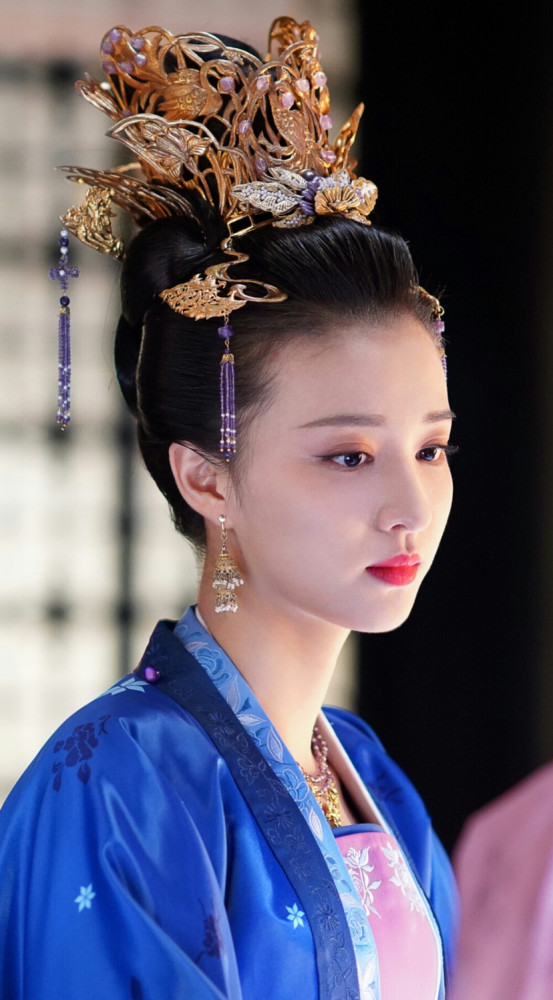 古装美女这头饰是真美王楚然