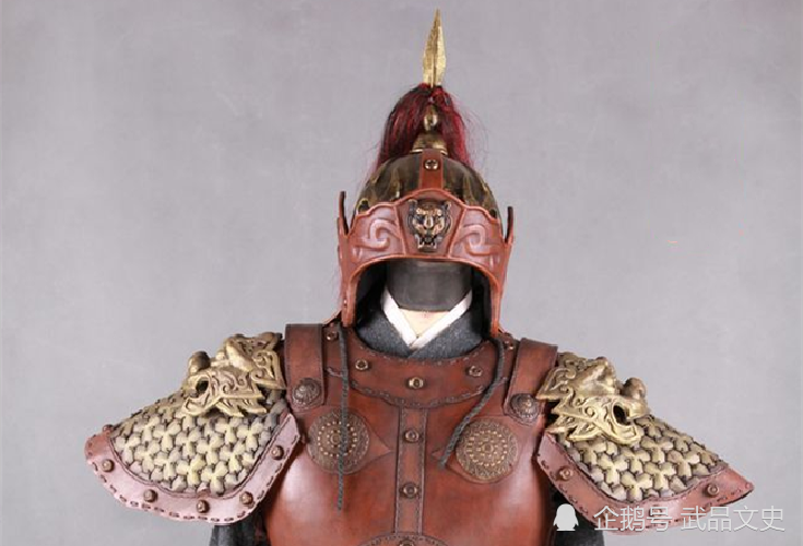 古代的战盔上,为何要置入一支"红缨枪头"?有什么用处?