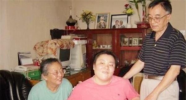 清华才女朱令:因得罪室友被下毒,现今48岁的她只有7岁