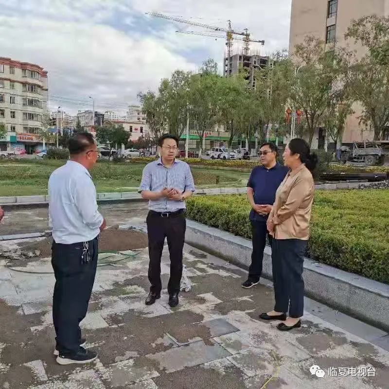何东调研督导积石山县县庆筹备工作