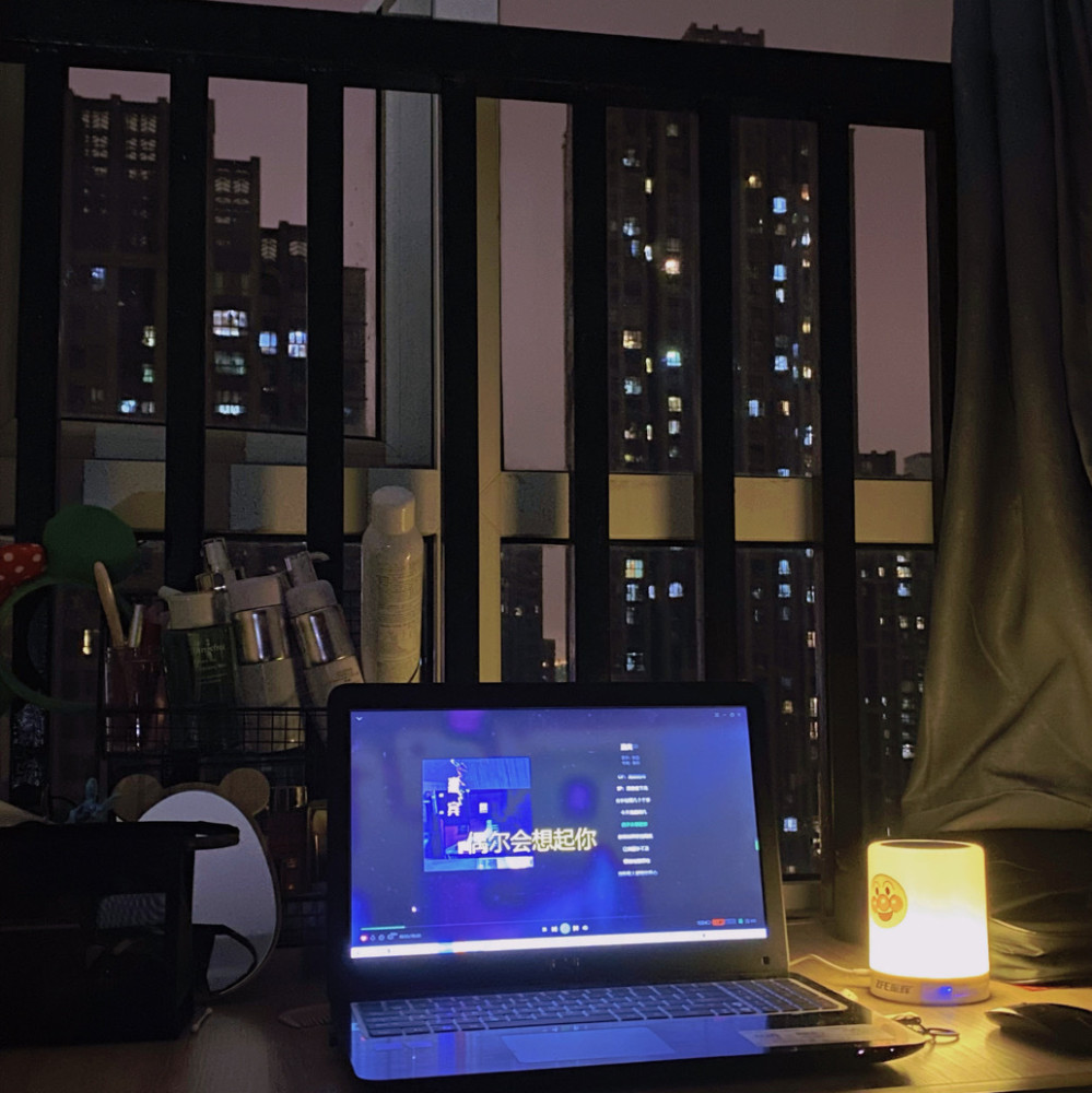 微信朋友圈小众高级感背景图(十三)