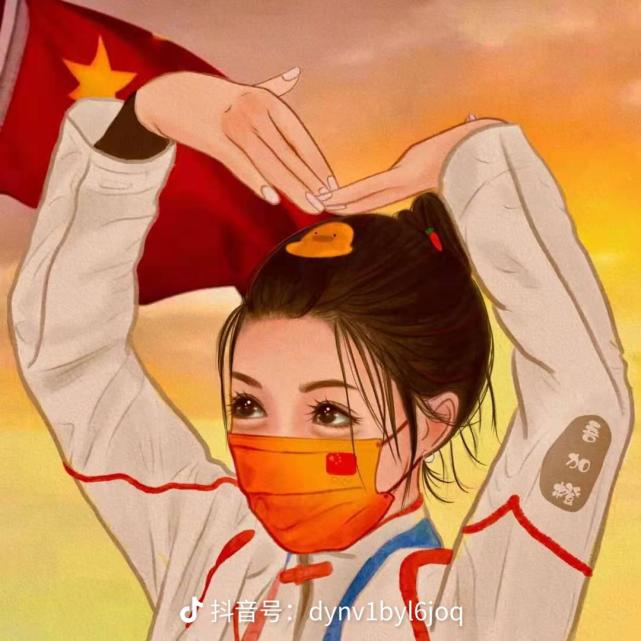 杨倩组图,拿走不谢:指甲越粉,拿枪越稳,发卡嫩黄,赛场称王,领奖比心