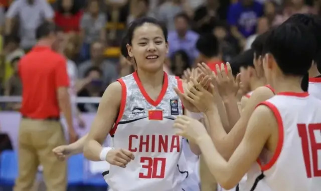 女篮运动员逆天颜值圈粉无数!长发撞脸刘亦菲,短发帅过任嘉伦!