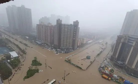 郑州暴雨,洪水过后,美丽家园一片狼藉,令人唏嘘!