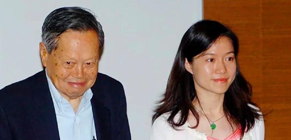 翁帆与杨振宁的爱情:为了杨先生的身体,我16年来都是早睡早起