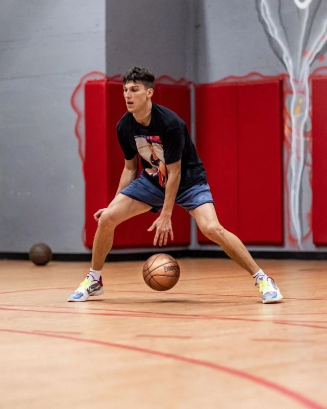 nba球星tyler herro 表示想做歌星,要唱嘻哈!