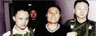 张君团伙俨然像一个杀人公司,其中张君自任"总经理,他从1994年开始