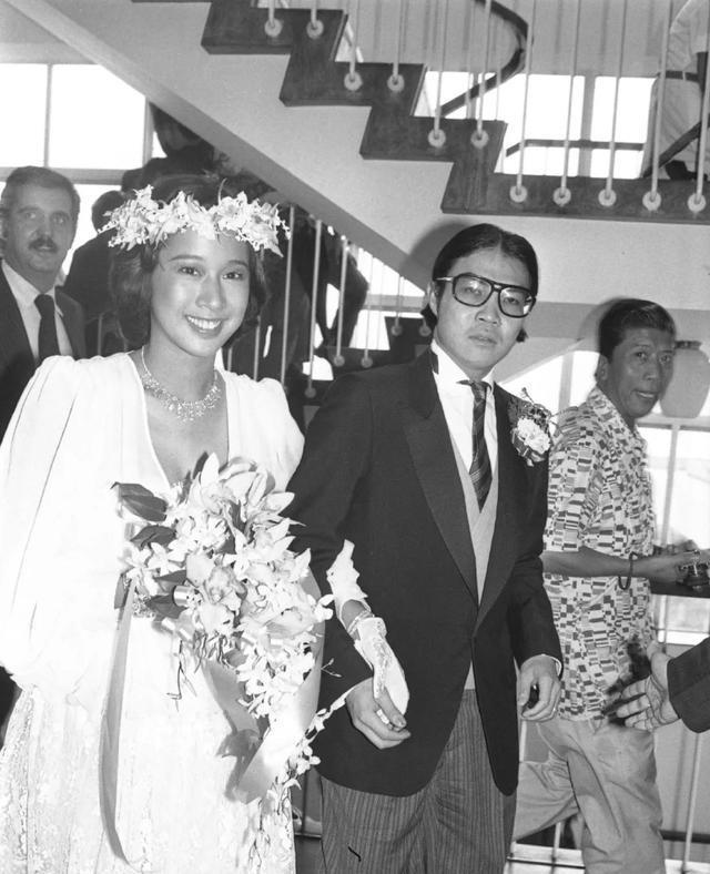 朱玲玲母亲:女儿天生富贵命二嫁豪门,她被两个女婿孝敬人生圆满