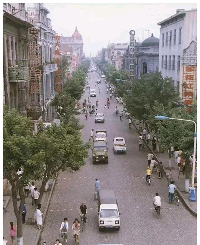 1994年的哈尔滨,看下这些街头景象,你认得不