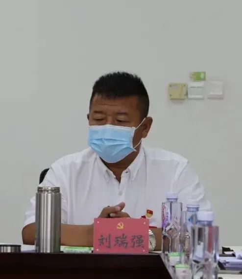 党代表,玉泉区昭君路后桃花党支部书记:刘瑞强