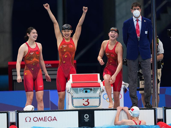 一日双金 中国游泳队再夺奥运女子4x200米自由泳接力冠军