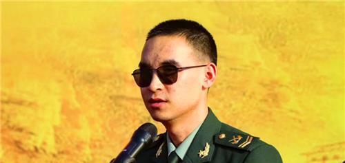 "排雷英雄"杜富国:失去双手和双眼,被授予一等功,如今