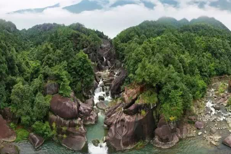 福建适合自驾游的景区,风光可与太姥山争辉,号称闽东第一山