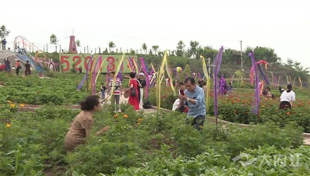 "大千故里古牌坊 骑马踩水游内江"里面的隐藏景点:内江大千园旅游区